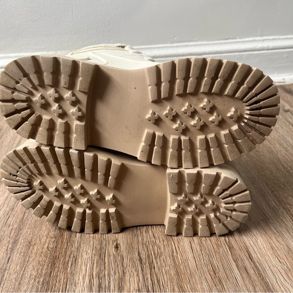 Stylish Cream Women's Boots - Picture 4 of 6